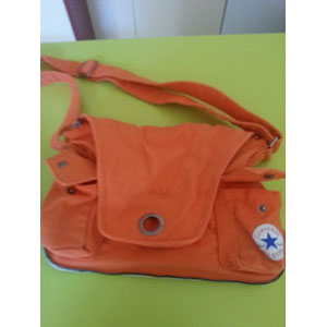 REGALO Bolsos y Plancha pequea de cabello 5